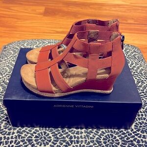 Adrienne Vittadini Truly Wedge Sandal Size:6 1/2M Clay Brown Color